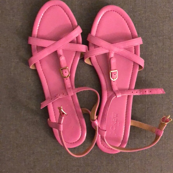 J. Crew Shoes - J.Crew Pink sandals size 9